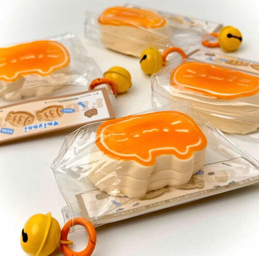 Slow-resilience, squeezable, fun little cat cheese