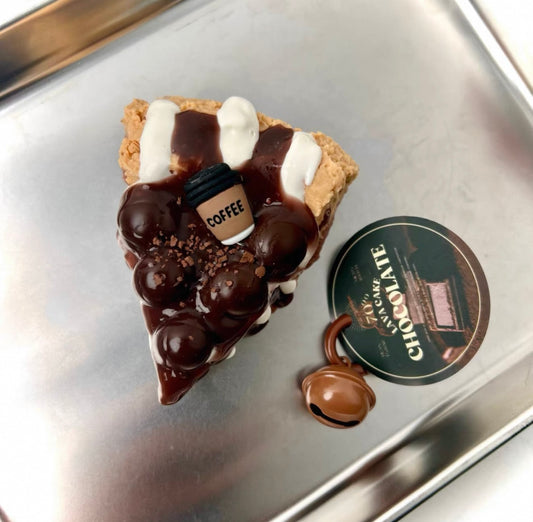 Squeeze and enjoy the pearl Basque cream paste